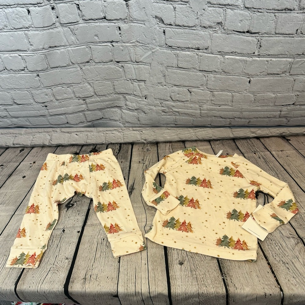 Rosewood the Label Holiday Tree Pattern Lounge Set